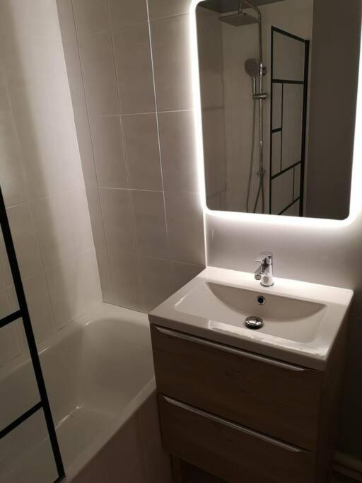 Appartement Centre Avec Balcon Parking Prive Orleans Exterior photo