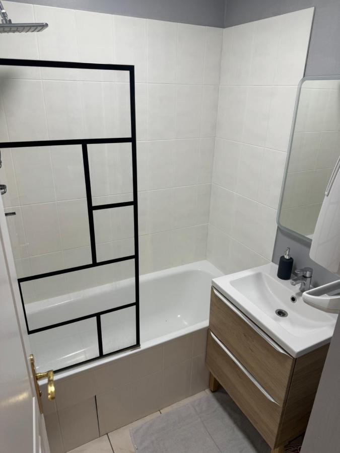Appartement Centre Avec Balcon Parking Prive Orleans Exterior photo
